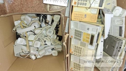 Sprzęt elektroniczny - pakiet zawierający 62 poz. asort. (wg oddzielnego wykazu), w tym m.in.: aparaty telefoniczne, radiotelefony, telefaksy itp. 